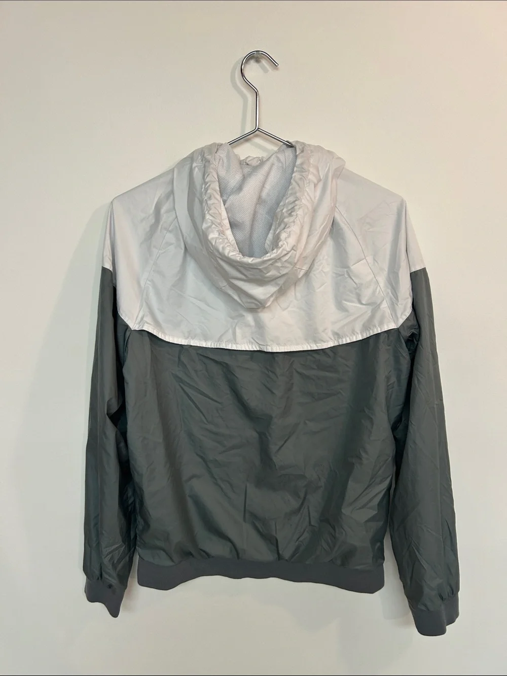 Nike Colorblock Hooded Windbreaker Jacket in White and Gray